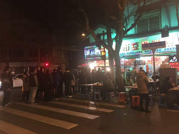 把豆?jié){油條做成夜宵，外賣月銷破百萬，他已經(jīng)做了7年的網(wǎng)紅