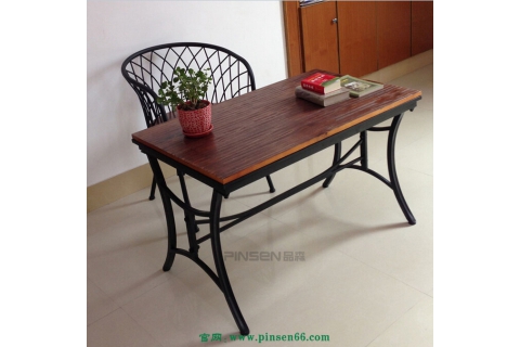 實(shí)木桌椅比板式桌椅有什么優(yōu)勢？