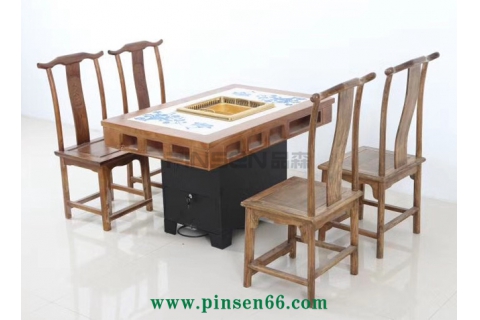 在眾多火鍋?zhàn)缽S家中，我們?cè)撊绾芜x擇？