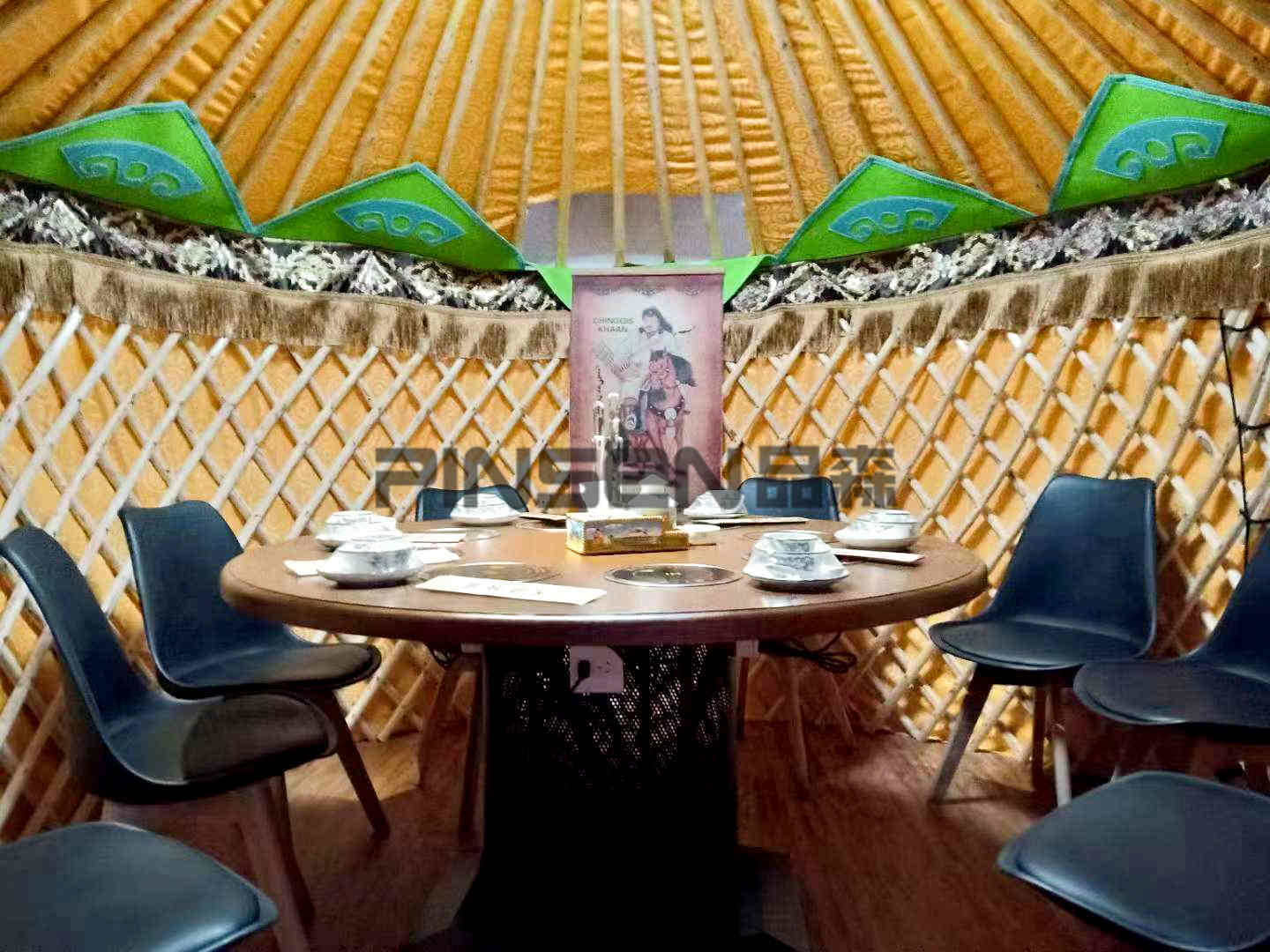 天邊牧場(chǎng)主題餐廳餐桌卡座