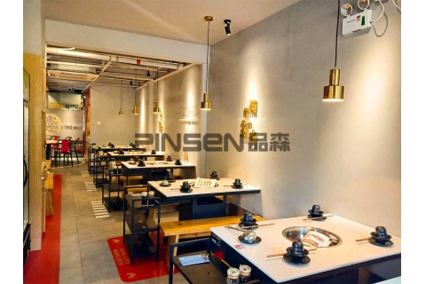 開火鍋店怎么選火鍋?zhàn)辣容^好？火鍋店桌子一般要多少錢？