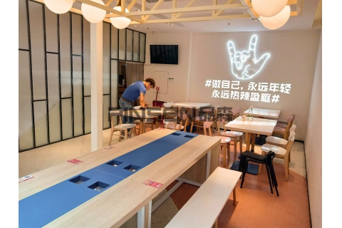 讓深圳品森家具來給你講解老榆木火鍋?zhàn)涝趺炊ㄖ?><div><h3>讓深圳品森家具來給你講解老榆木火鍋?zhàn)涝趺炊ㄖ?/h3><p>讓 深圳品森家具 來給你講解老榆木火鍋?zhàn)涝趺炊ㄖ?要想做一家好的仿古火鍋餐飲店面，必須做老榆木火鍋?zhàn)龅亩ㄖ?。也許很多人認(rèn)為店面形象的載體，不僅僅是店面裝修的標(biāo)準(zhǔn)，和室...</p><p>2019-11-28</p></div></a></li><li><a href=