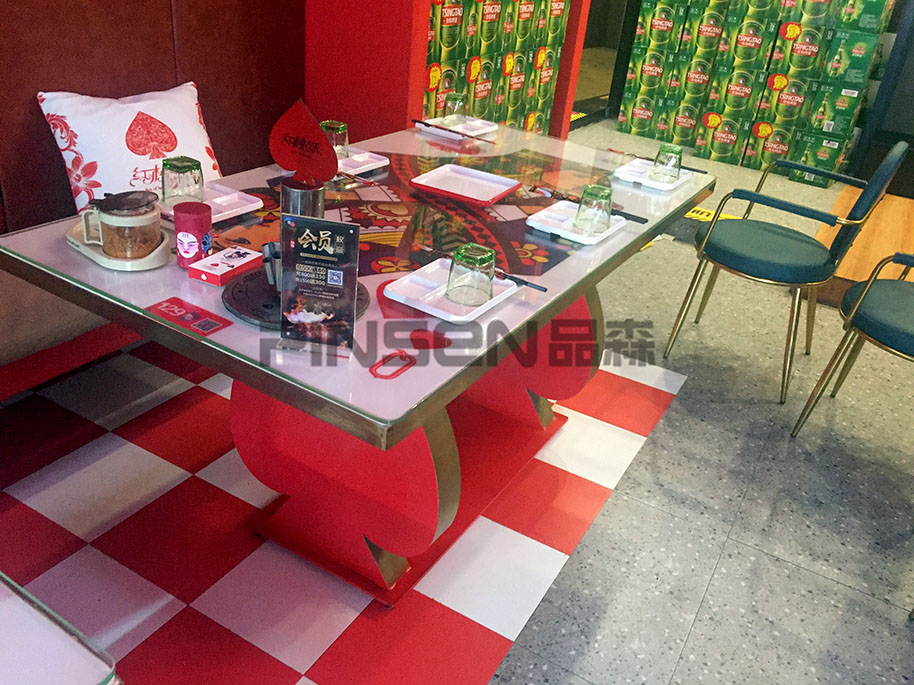 紅桃妖燒烤店桌椅