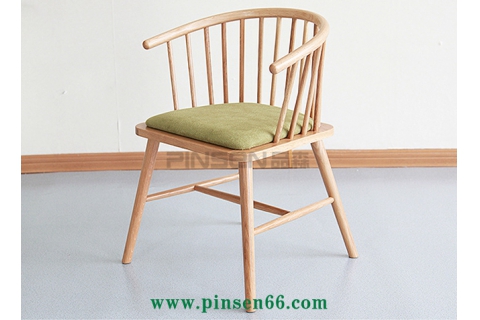 實(shí)木U形靠背格柵布藝軟包火鍋餐桌椅