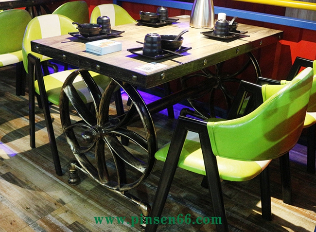 復(fù)古工業(yè)風(fēng)桌椅 復(fù)古工業(yè)風(fēng)桌
椅