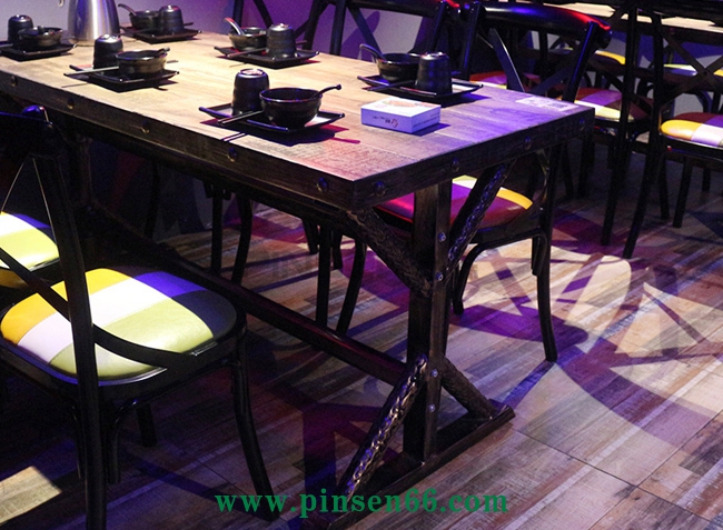 復(fù)古工業(yè)風(fēng)桌椅 復(fù)古工業(yè)風(fēng)桌椅