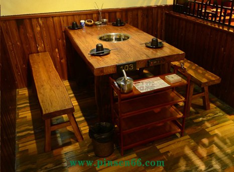 渝燚火鍋店實(shí)木火鍋?zhàn)雷影宓什思芙M合